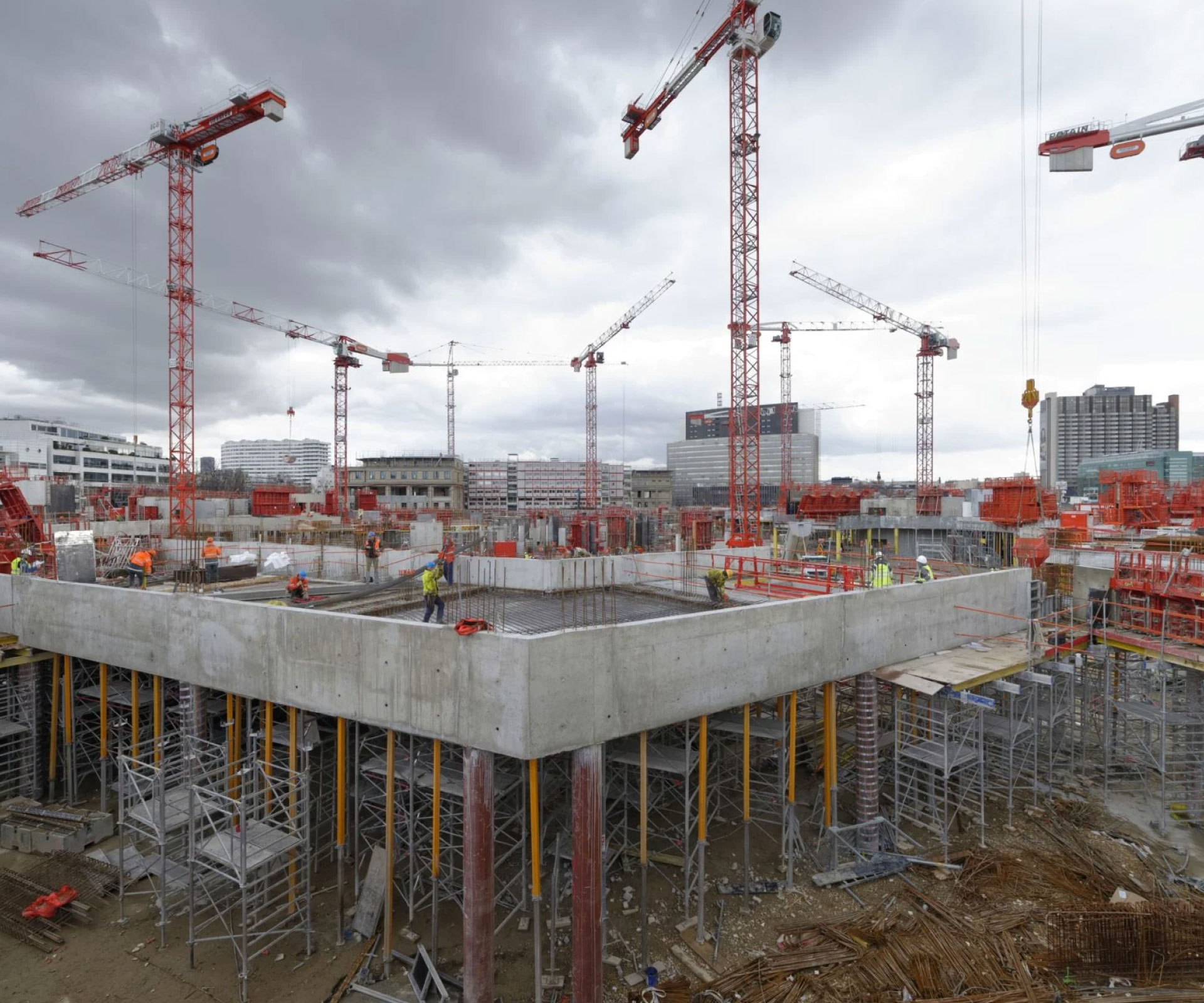 Le Gouverneur intérimaire visite les chantiers de la voirie de Lubumbashi